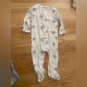 Magnetic Me White and Blue Starburst Footie Brand New